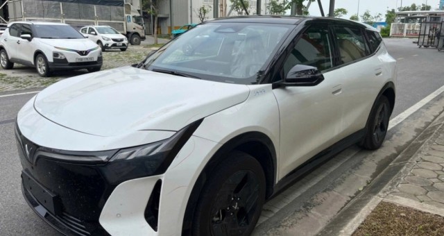 SUV điện mới của VinFast sắp trình làng: VF 8 đời mới hay dòng xe chiến lược khác?